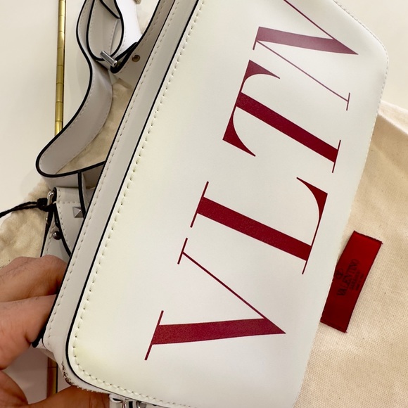 ❌SOLD❌Valentino Crossbody belt bag (unisex) - Picture 3 of 5